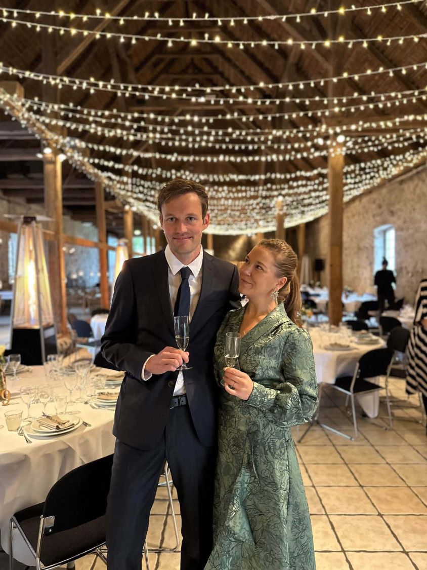 Lise og Sigurd i bryllupslokalet